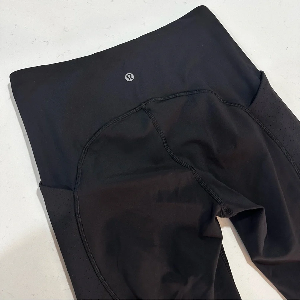 Lululemon Breezy Dot Crop *19" - Size 6 - Picture 10 of 12